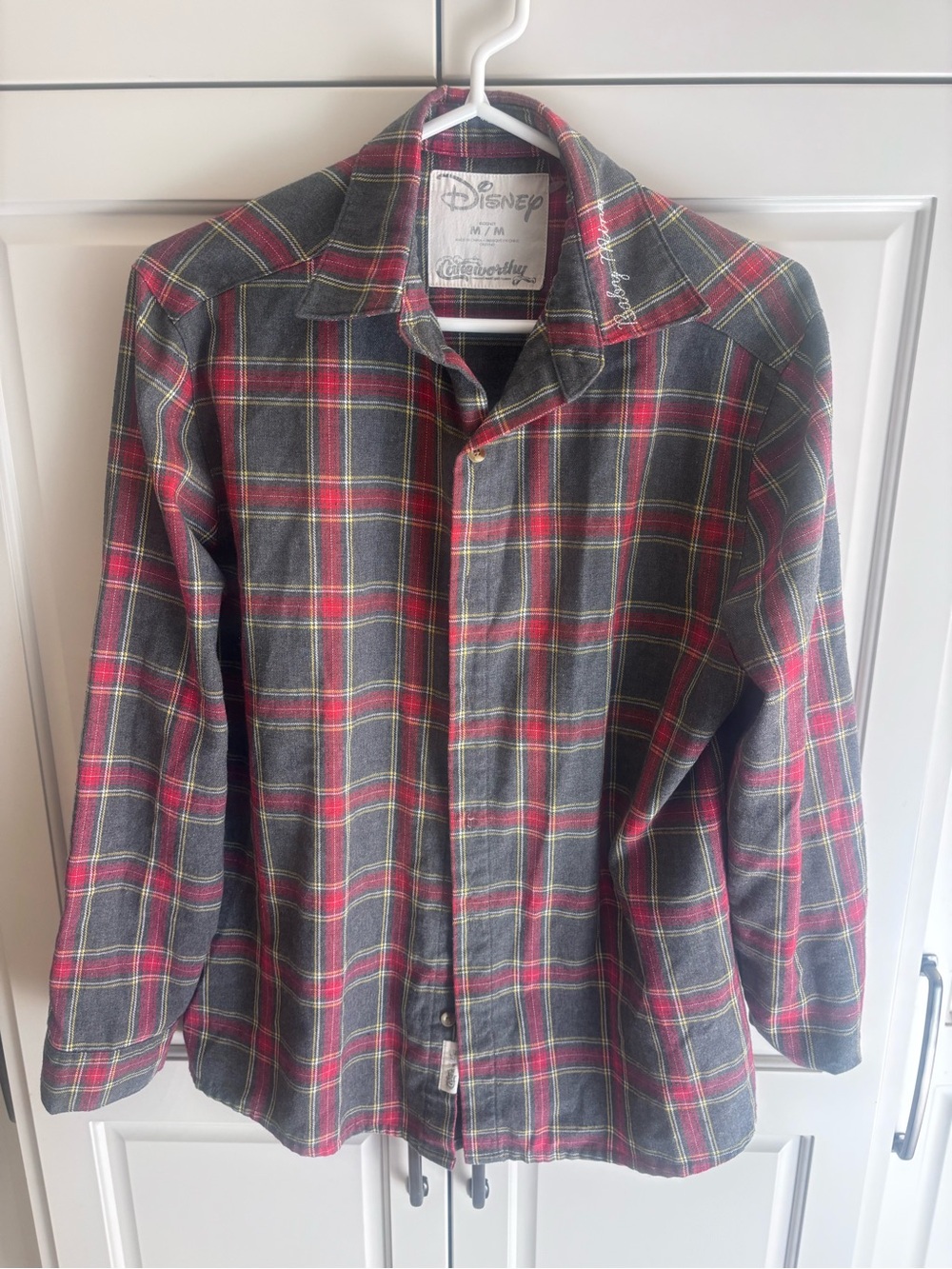 Disney x Cakeworthy Dumbo Plaid Flannel Shirt – Size Medium
